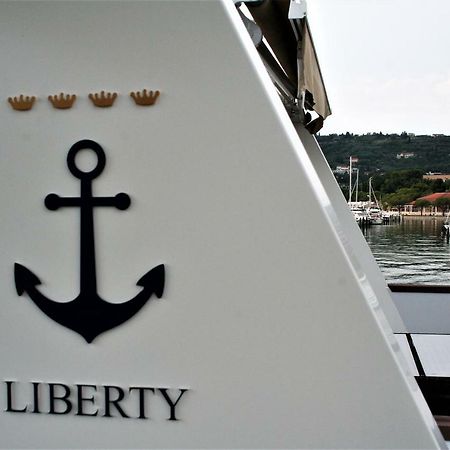 Villa Floating House Marina Royal à Portorož Extérieur photo