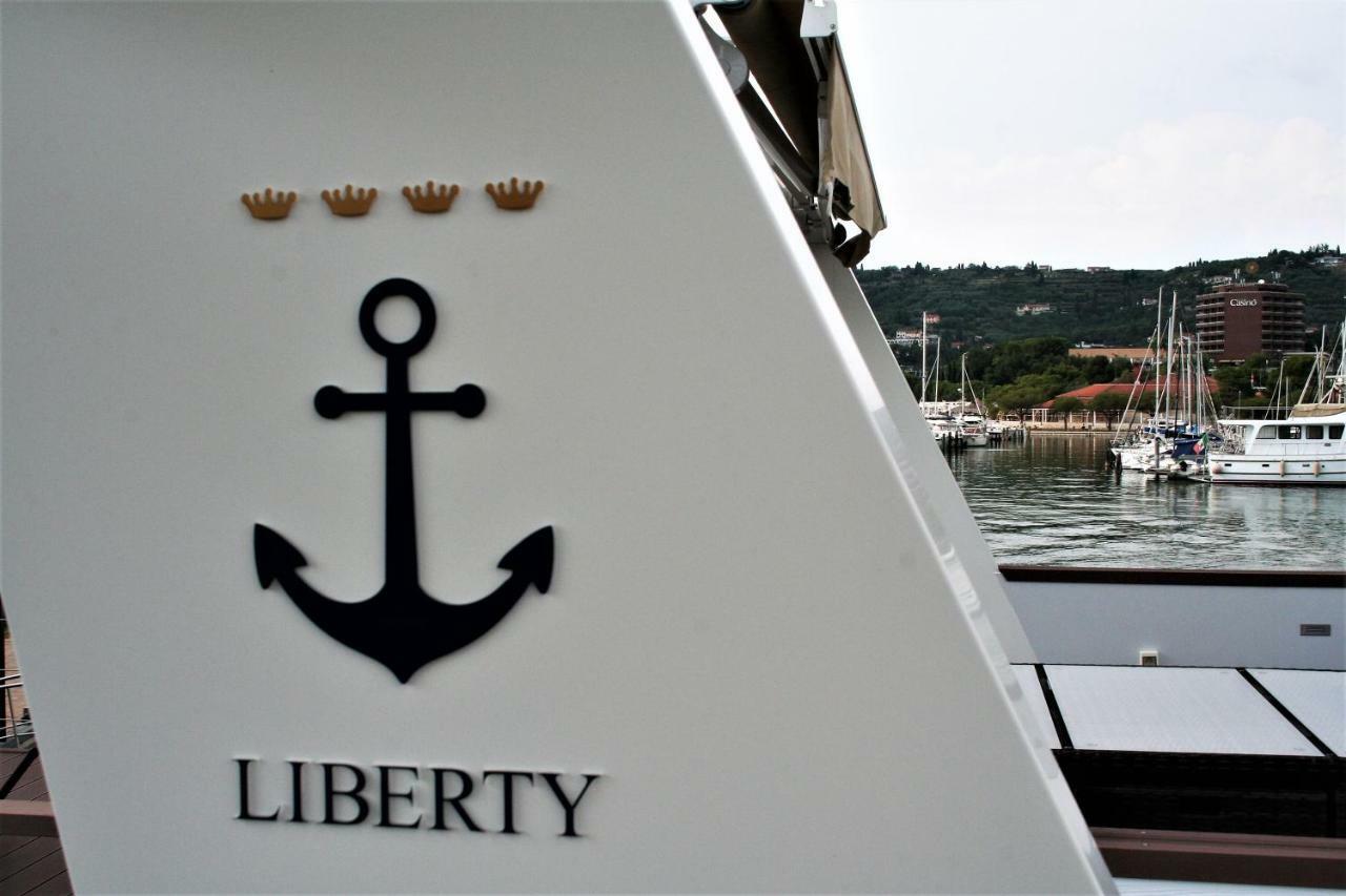 Villa Floating House Marina Royal à Portorož Extérieur photo